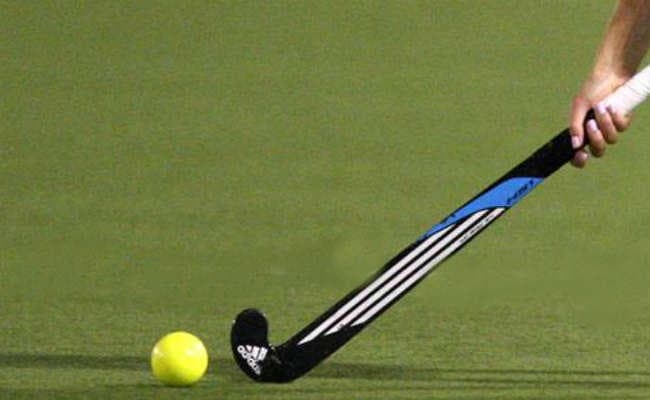 नेशनल महिला हॉकी खिलाड़ी ने रेल के आगे कूदकर की आत्महत्या !