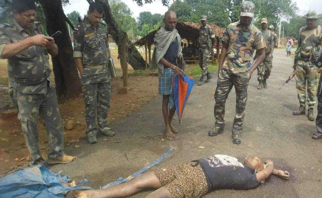 माओवादियों ने पीएलएफआइ सदस्य को घर से उठाया, रस्सी से हाथ बांधा, बीच सड़क पर मार दी गोली