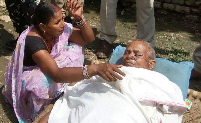 आंख के पास नुकीले हथियार घोंप कर किसान की हत्या, लाखों रुपये के जेवरात व नगदी लूटे