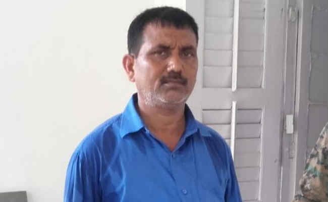 पलामू में रिश्वतखोर पंचायत सेवक गिरफ्तार