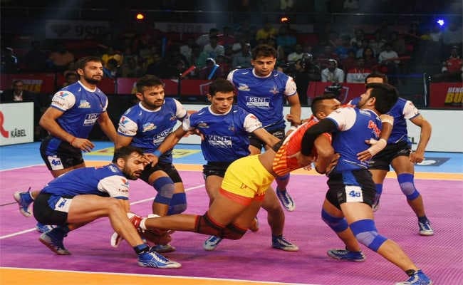 प्रो कबड्डी लीग : हरियाणा स्टीलर्स ने गुजरात फोरच्यून जाइंट्स का अजेय अभियान रोका