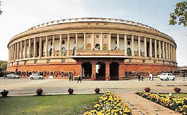 धन एवं बाहु-बल का तमाशा