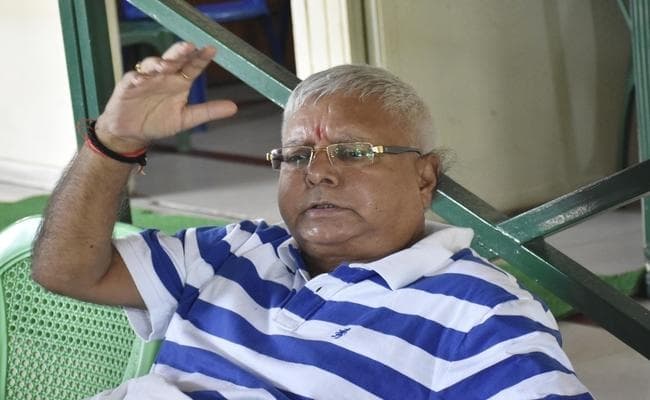 VIDEO : लालू कुछ ऐसे कर रहे हैं तेजस्वी के जनादेश अपना यात्रा की हौसला अफजाई