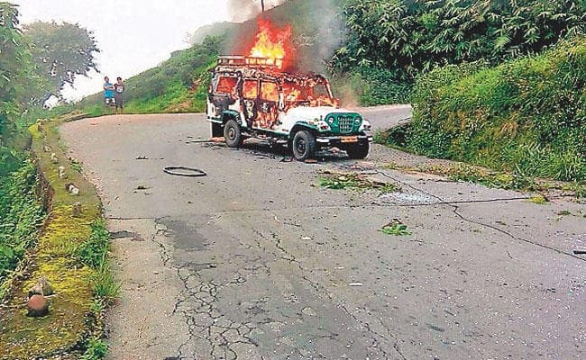 गोरखालैंड आंदोलन के 60 दिन पूरे, 1000 करोड़ रुपये का नुकसान