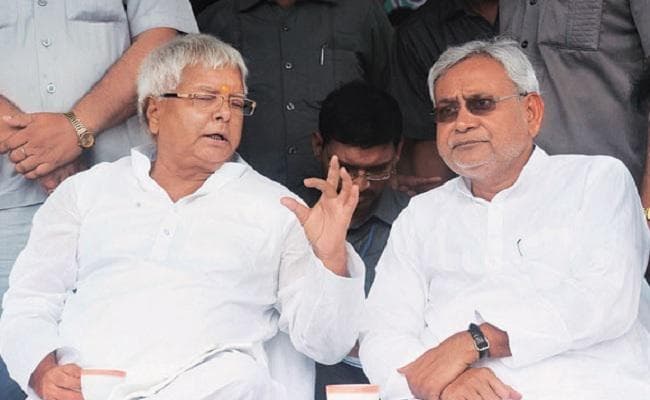 बिहार में बदली सियासी फिजा-‘गांधी जी’ के बहाने आर-पार की लड़ाई के मूड में नीतीश और लालू