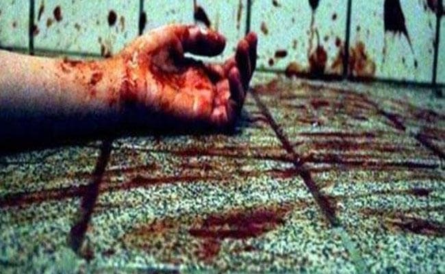 हत्या: पति-पत्नी में अक्सर होता था झगड़ा, धड़ से अलग किया पत्नी का सिर