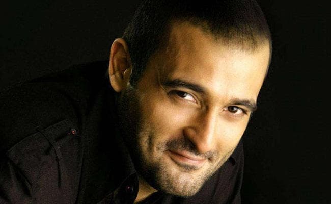 अलग किरदार मिलने को लेकर खुद को लकी मानते हैं अक्षय