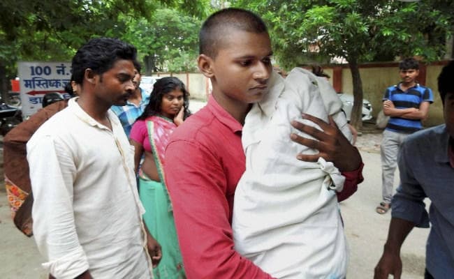 गोरखपुर त्रासदी : योगी आदित्यनाथ कर रहे हैं प्रेस कॉन्फ्रेंस, कहा- ऑक्सीजन की कमी से मौत का मामला जघन्य
