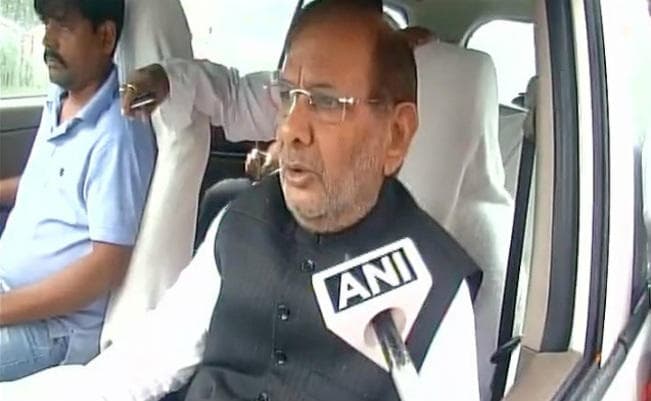 शरद यादव को  राज्यसभा की सदस्यता छोड़ देनी चाहिए : जदयू