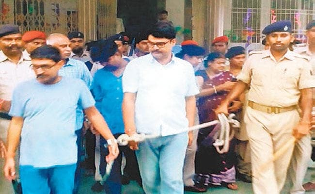 सृजन घोटाला 750 करोड़ के पार: अमित और प्रिया पर पांच केस दर्ज, पासपोर्ट होगा जब्त