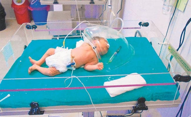 बिहार में अस्पतालों का हाल : बड़े हादसे की आशंका, एक बेड पर 3-3 बच्चे, ऑक्सीजन की भी कमी