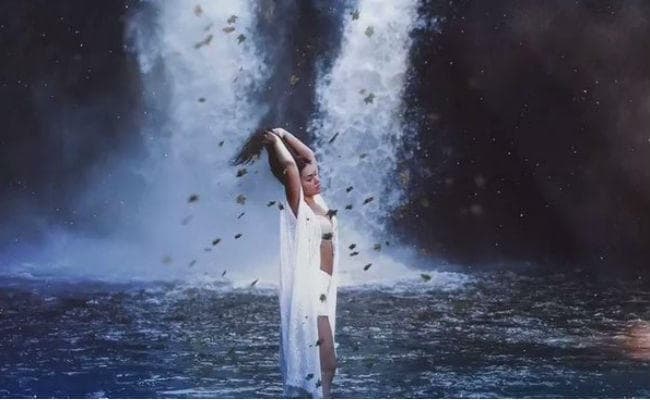 #YoungAndFree : आजादी की जरूरत से प्रेरित प्रियंका चोपड़ा का यह New Song