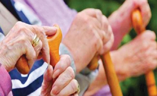 बुढ़ापे में ज्यादा देखभाल की जरूरत