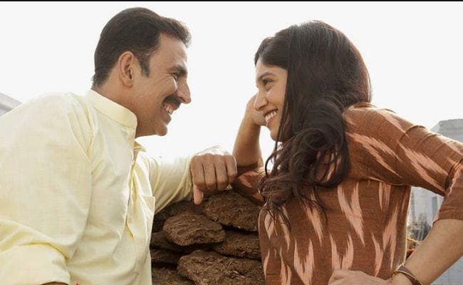 #ToiletEkPremKatha: शाहरुख पर भारी पड़े अक्षय कुमार, ''टॉयलेट'' की कमाई 50 करोड़ के पार...