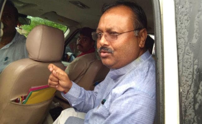 जामताड़ा : भाजपा की तिरंगा यात्रा पर पथराव, बाल - बाल बचे  विधायक विरंची नारायण, 19 गिरफ्तार