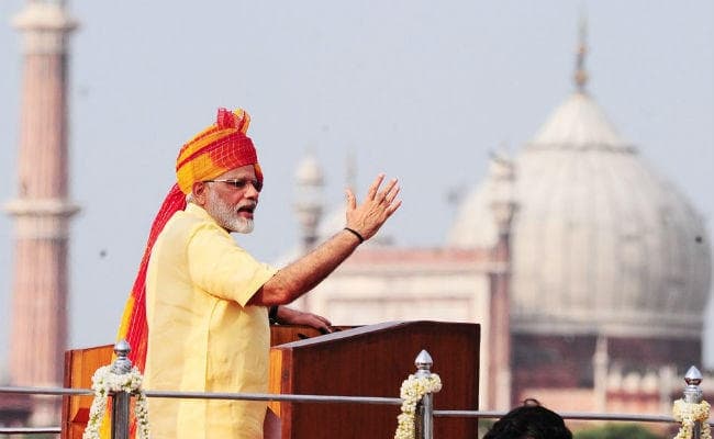 71वें स्वाधीनता दिवस पर बोले प्रधानमंत्री-कश्मीर समस्या का हल गोलियों या गालियों से नहीं, गले लगाकर ही संभव