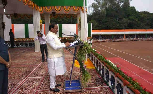 71वें स्वतंत्रता दिवस पर रांची के मोरहाबादी मैदान में बोले मुख्यमंत्री रघुवर दास : प्रधानमंत्री न्यू इंडिया बना रहे हैं, हम न्यू झारखंड बनायेंगे