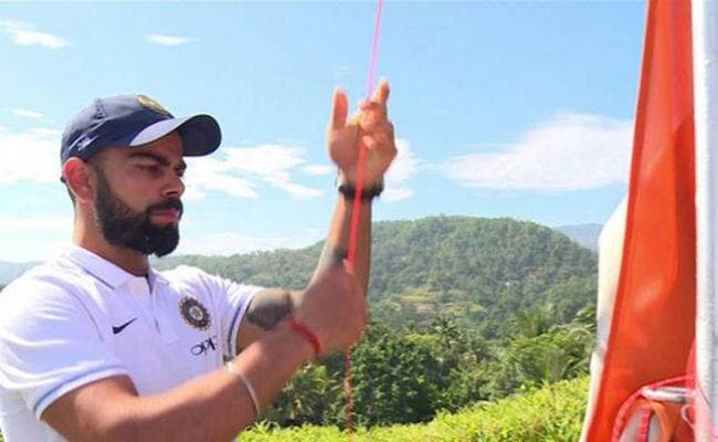 #IndependenceDayIndia : विराट कोहली ने टीम के साथ तिरंगा फहराया, शेयर किया VIDEO