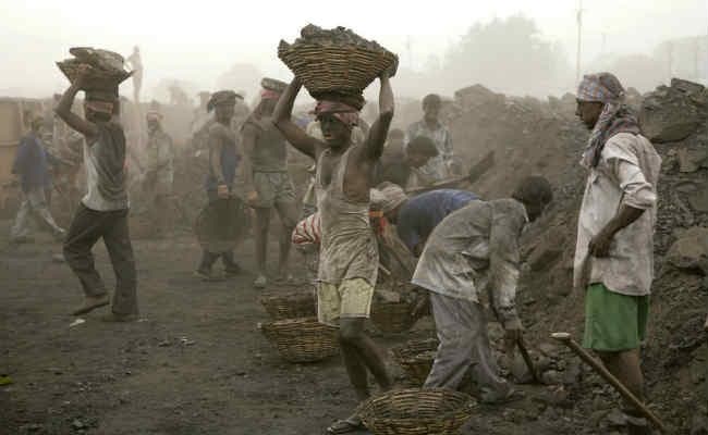 केरल में झारखंड, बिहार के मजदूरों की मदद के लिए सरकार लायी एक किताब