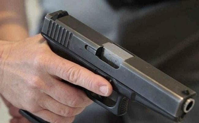 बिहार : डुमरांव में सरेआम अपराधियों ने व्यवसायी को मारी गोली, स्थिति गंभीर