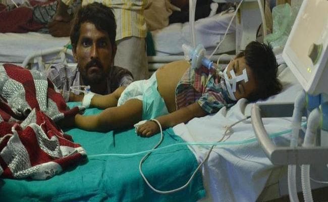 डीएम जांच में बड़ा खुलासाः गोरखपुर के बीडीआर मेडिकल काॅलेज में 48 घंटे में 35 आैर बच्चों की चली गयी जान