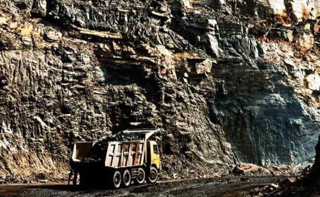 रामगढ़ में कोयला खदान में पानी घुसा, दो कर्मचारी फंसे