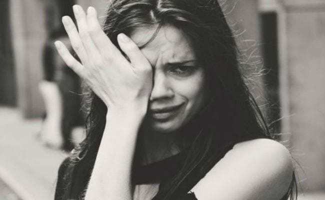 रोने का मन हो तो ऐसा करके देखें