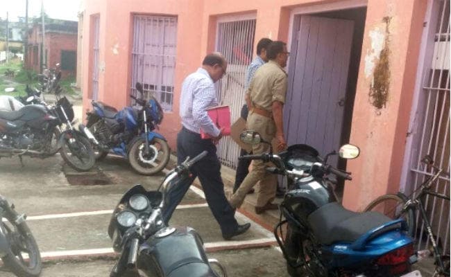 सृजन घोटाला : कागजात खंगालने बीओबी-एचडीएफसी पहुंची टीम, रद होगी सृजन की जमीन की लीज, नाजिर महेश मंडल निलंबित