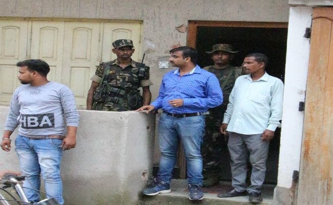 जमशेदपुर : तीन कारोबारियों के 25 ठिकानों पर इनकम टैक्स का छापा