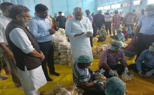 VIDEO : बिहार में बाढ़ग्रस्त क्षेत्राें का नीतीश ने लिया जायजा, पीड़ितों काे त्वरित मदद पहुंचाने का दिया निर्देश