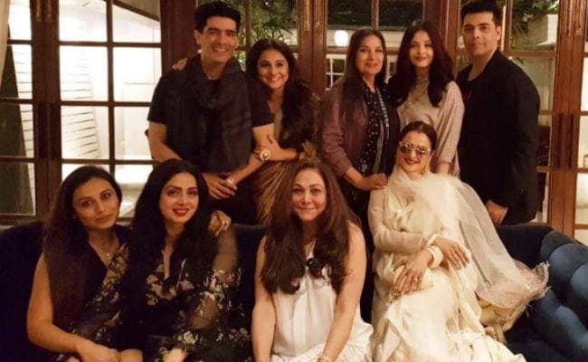 #sridevi birthday bash: एकसाथ नजर आईं इंडस्‍ट्री की ये दिग्‍गज अभिनेत्र‍ियां, देखें तसवीर