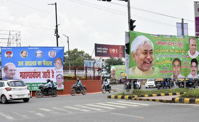 ''असली'' जदयू को लेकर पटना में शुरू हुआ पाेस्टर वार