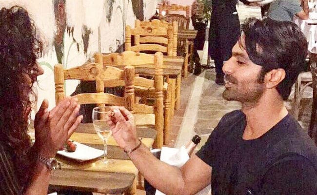 #AshmitPatel ने गर्लफ्रेंड महक संग कर ली सगाई, सोशल मीडिया पर शेयर की फोटो