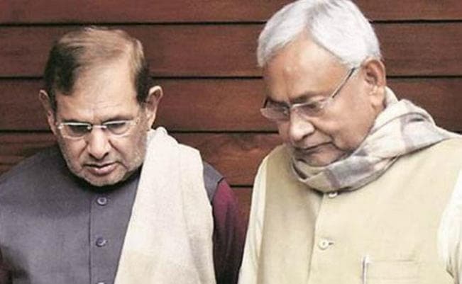 नीतीश बनाम शरद की ''जंग'' आज अपने चरम पर, जदूय ने कहा - हमें सीमा रेखा पार करने का इंतजार