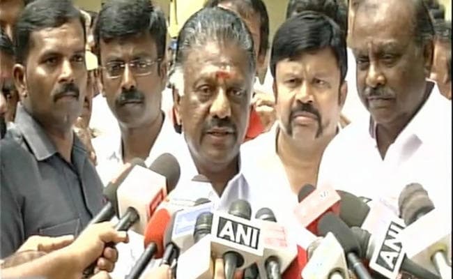 अन्नाद्रमुक के दोनों गुटों की विलय की संभावना हुई मजबूत, पनीरसेल्वम ने दिये संकेत