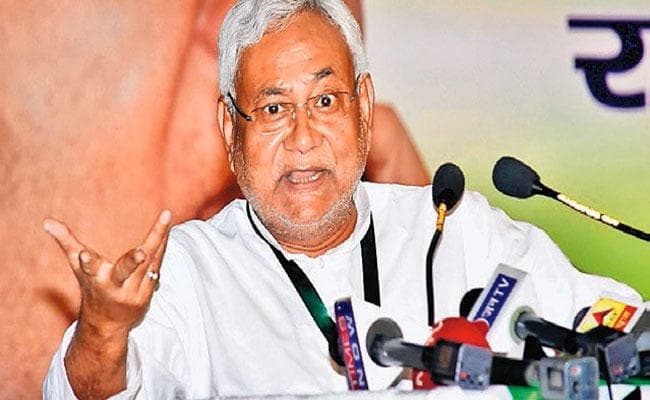 नीतीश ने कहा, ताकत है तो तोड़ लें जदयू, नहीं तो जायेगी सदस्यता