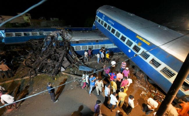 रेल दुर्घटना : ''प्रभु'' ने अधिकारियों से जवाबदेही तय करने को कहा