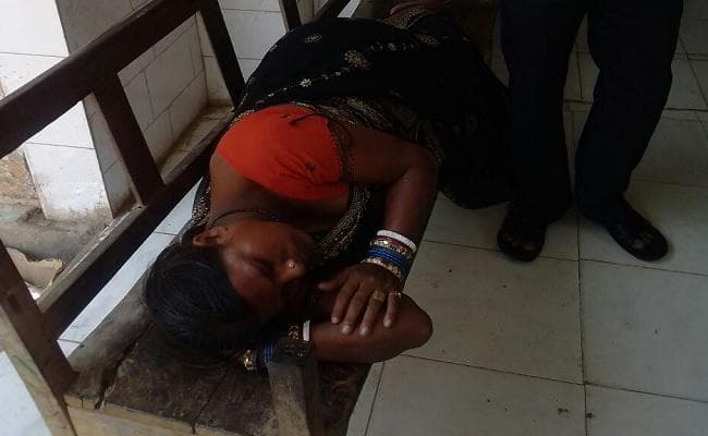 बिहार : नवादा में घर में सोई महिला की कटी चोटी, जलन व बेचैनी की शिकायत पर अस्पताल में भरती