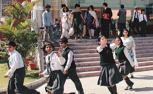 दिल्‍ली के 449 निजी स्कूलों काे टेकओवर करेगी केजरीवाल सरकार, LG ने दी मंजूरी