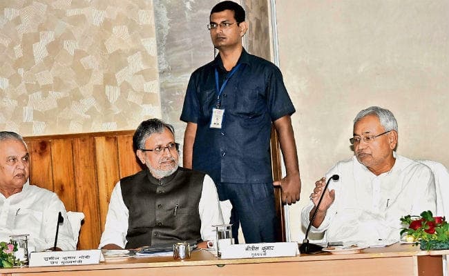 नीतीश का खुलासा, महागठबंधन टूटने के 15 दिन पहले से जदयू विधायकों को तोड़ने की चल रही थी साजिश