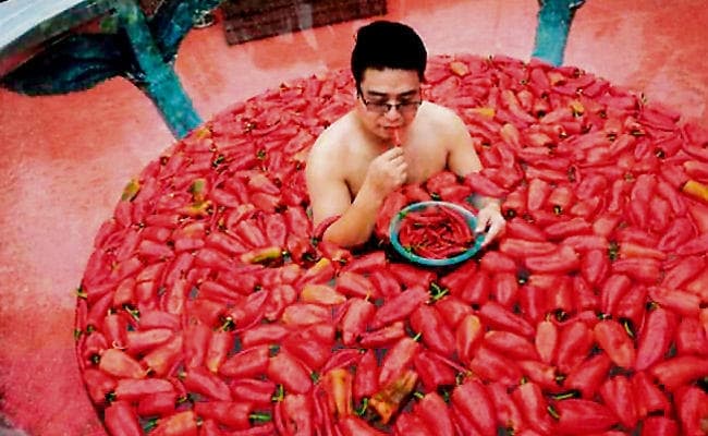 चीन की अनोखी प्रतियोगिता, जिसमें जितने के बाद भी रोते रहते है प्रतिभागी