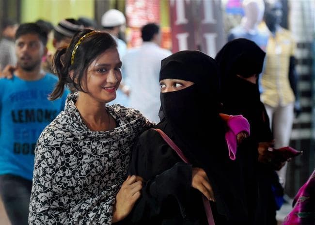 क्यों हजारों, लाखों महिलाएं आज अपने घर में रो रही हैं...