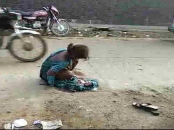 शर्मनाक : झारखंड में प्रसव पीड़ा से तड़पती रही नाबालिग, नहीं खुला अस्पताल का ताला, सड़क पर बच्चे को दिया जन्म