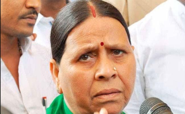 BIHAR : सृजन घोटाले में मुख्य अभियुक्तों को बचा रही बिहार पुलिस : राबड़ी