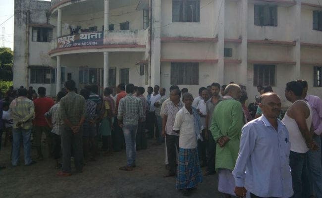 देवघर : BJP नेता के घर डकैती कर भाग रहे 7 डकैतों को पुलिस ने दबोचा