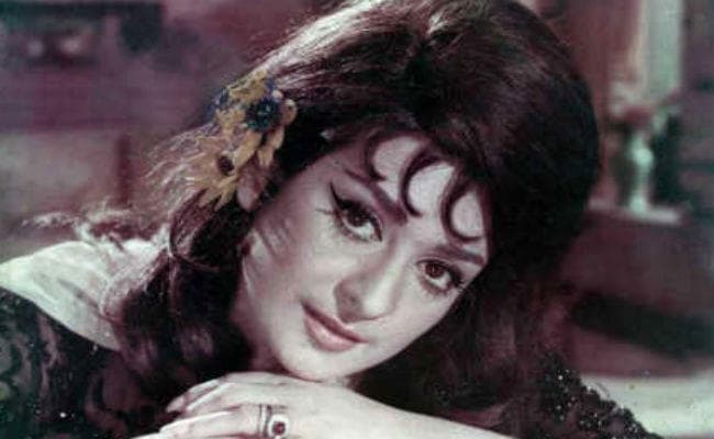 #HappyBirthday: बचपन से ही दिलीप कुमार संग शादी करने का ख्‍वाब देखती थीं सायरा बानो...