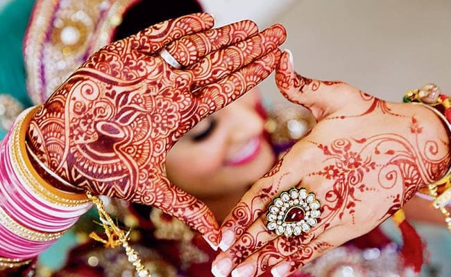 तीज : हर विवाहिता पिया के लिए करती है सोलह श्रृंगार, जानिए इसके वैज्ञानिक पहलू