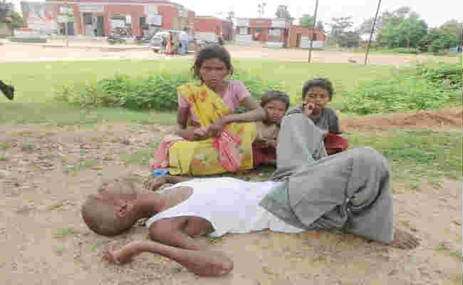 इटखोरी : एम्बुलेंस के अभाव में पांच घंटे तक अस्पताल के बाहर तड़पता रहा मरीज