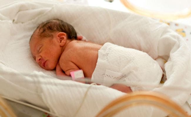 जानिए कम आयवाले देशों में जनमे बच्चों का वेट क्‍यों होता है कम !