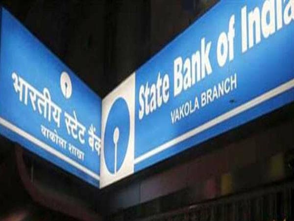 अररिया व बांका में एसबीआइ से नौ लाख की लूट